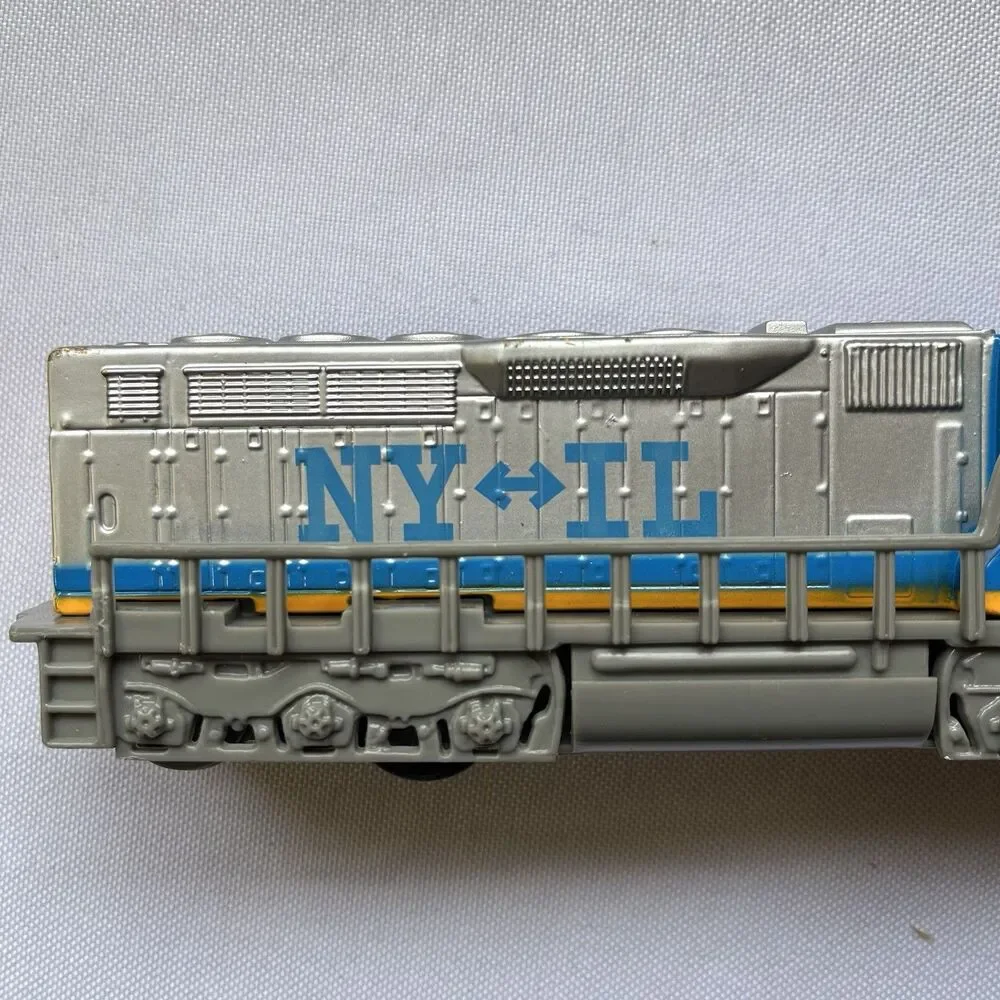 Freight Locomotive Pull Back Power Blue,Yellow & Silver #1872 NY &IL  Die Cast